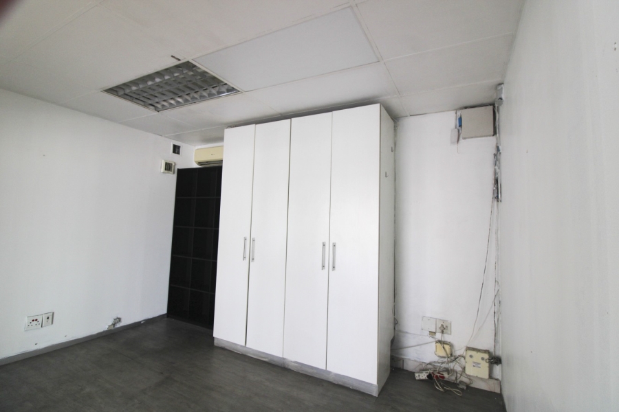 To Let Commercial Property for Rent in Glenlilly Western Cape